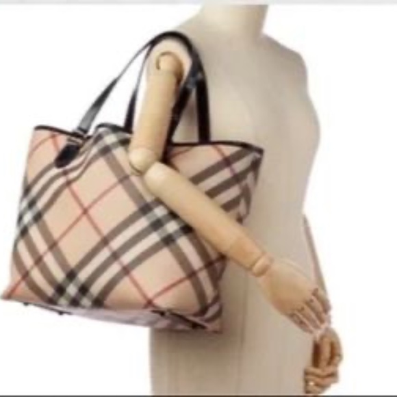 Burberry Large Super Nova Check Shoulder Bag Tote and Pochette - Picture 2 of 9